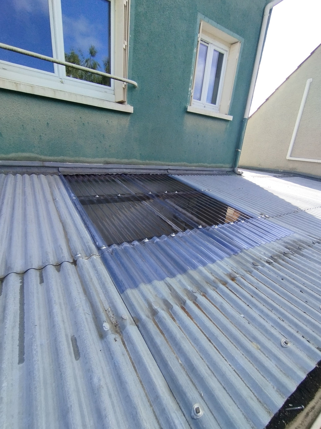 Remplacement de plaques ondulées en polycarbonate à Neuilly-sur-Marne (93330)